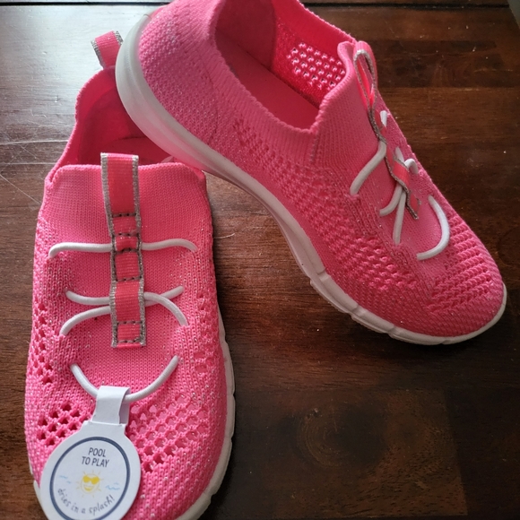 Girl's Oshkosh Shoes - Picture 3 of 3
